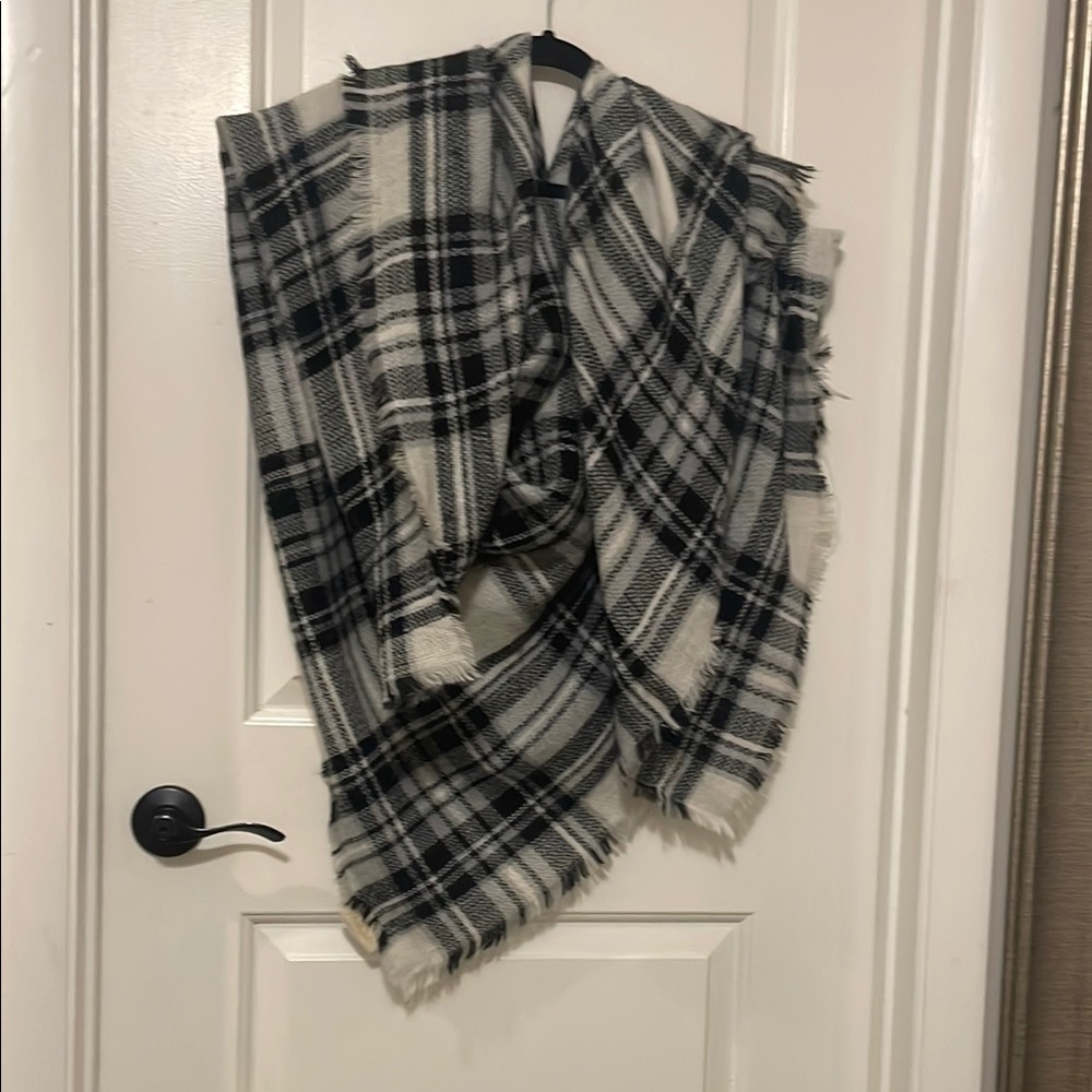 Plaid Black and White Blanket scarf